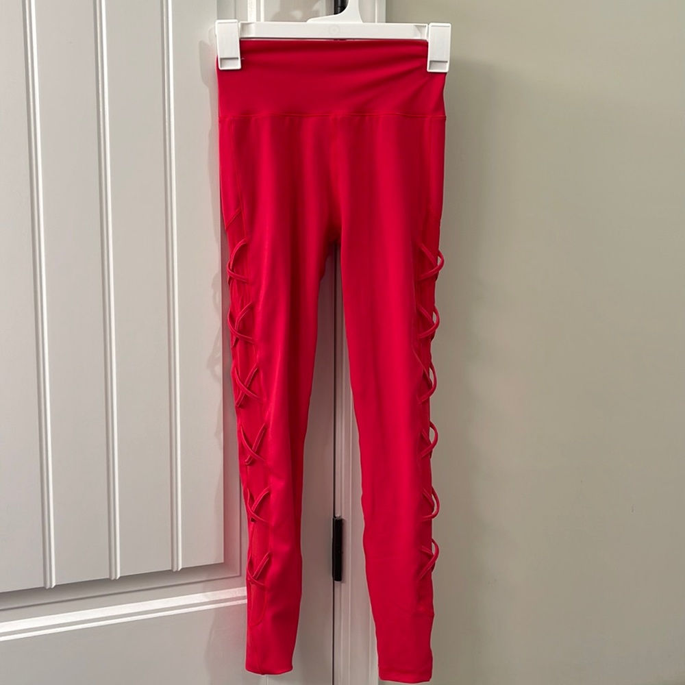 These leggings are brand new and have never been worn.